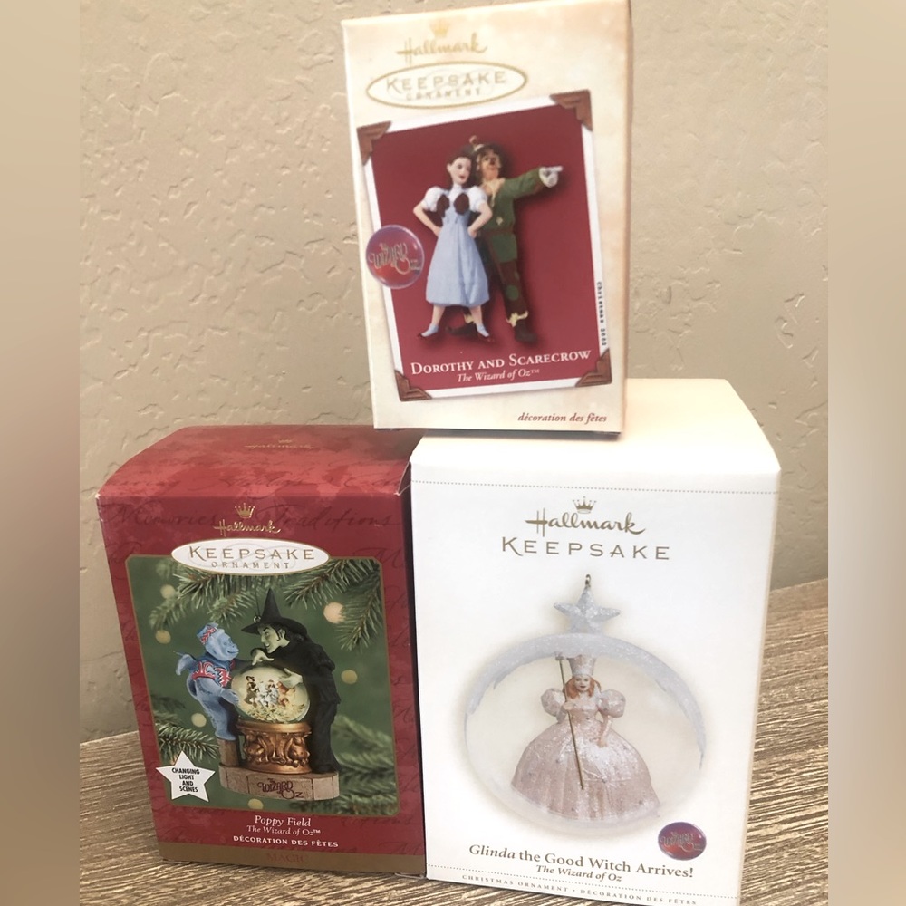 Set Hallmark ornaments, Glenda, Dorothy and scarecrow & poppy Field Wizard of Oz